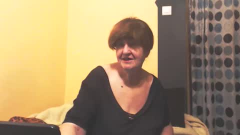 Snapshot of wildredcat chatting on April 23, 2026, 7:16 pm WildRedCat online show from April 23, 2026, 7:16 pm
