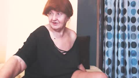 Snapshot of wildredcat chatting on April 25, 2026, 4:04 pm WildRedCat online show from April 25, 2026, 4:04 pm