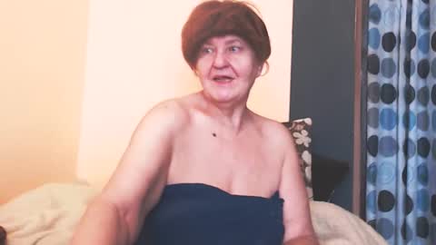 Snapshot of wildredcat chatting on April 28, 2026, 7:46 am WildRedCat online show from April 28, 2026, 7:46 am
