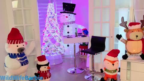 Snapshot of wildwifebarbie chatting on December 10, 2024, 4:06 pm Angelica 49 online show from December 10, 2024, 4:06 pm