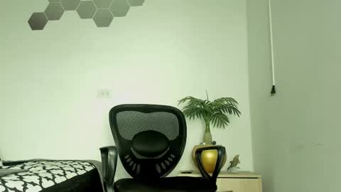 William Parra online show from March 2, 2025, 9:11 pm