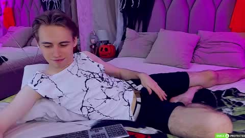 William online show from October 25, 2025, 3:14 am