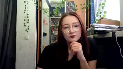 Phoebe online show from April 10, 2026, 3:06 pm