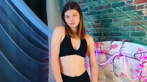 Vicki3 online show from March 20, 2026, 7:24 am