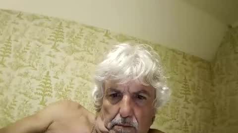 Snapshot of winedog2020 chatting on May 21, 2026, 2:51 am Gundja Man online show from May 21, 2026, 2:51 am