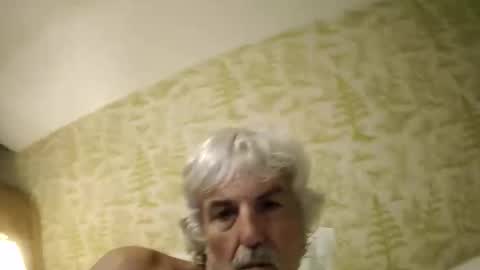 Snapshot of winedog2020 chatting on June 7, 2026, 6:33 pm Gundja Man online show from June 7, 2026, 6:33 pm