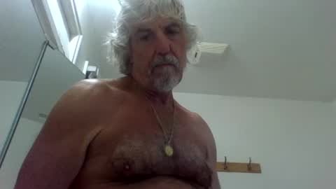 Snapshot of winedog2020 chatting on June 15, 2026, 1:08 am Gundja Man online show from June 15, 2026, 1:08 am