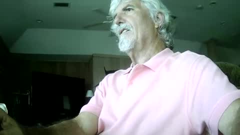 Snapshot of winedog2020 chatting on June 15, 2026, 3:58 pm Gundja Man online show from June 15, 2026, 3:58 pm