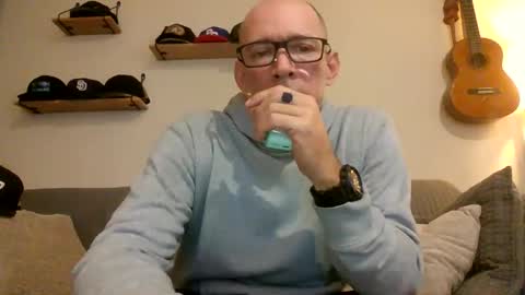 wingnutt765733 online show from December 14, 2025, 11:09 pm