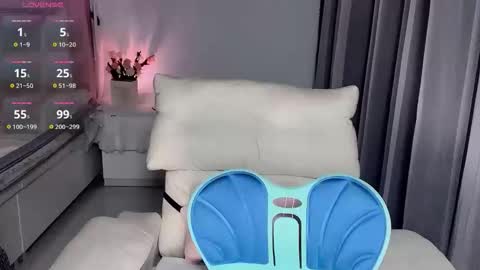 Snapshot of wink_weiwei chatting on February 9, 2026, 12:42 pm CN WEIWEI online show from February 9, 2026, 12:42 pm