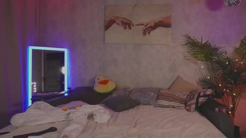 Your little D online show from February 7, 2025, 2:08 am