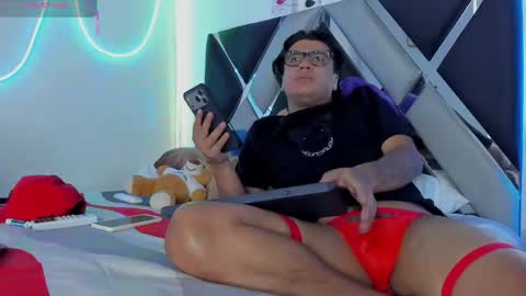 winniepooh_69 online show from May 15, 2026, 11:34 pm