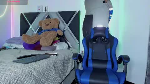 winniepooh_69 online show from June 11, 2026, 9:02 pm