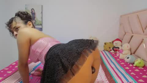 Snapshot of winnifer_gonzalez chatting on March 5, 2026, 4:30 am Winnifer Gonzalez online show from March 5, 2026, 4:30 am