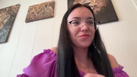 winymoon online show from March 11, 2026, 9:37 am