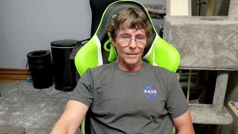 wirehead1970 online show from September 9, 2025, 12:32 am