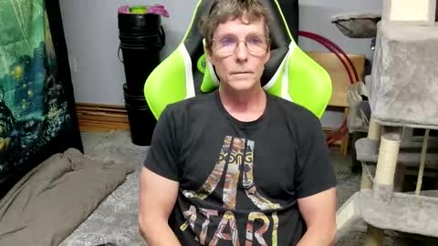 wirehead1970 online show from October 19, 2025, 4:29 pm