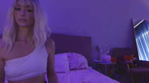 WishGoddes online show from September 24, 2025, 9:29 pm