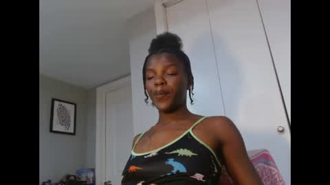 Snapshot of wishhwashy22 chatting on May 17, 2026, 2:09 am Chanel online show from May 17, 2026, 2:09 am