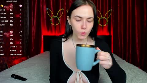 Kira online show from April 9, 2026, 6:13 am