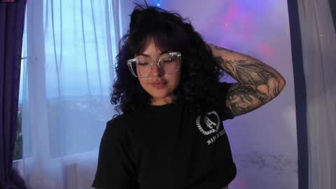     Luna Violeta  A r t i s t  online show from January 3, 2025, 10:51 pm