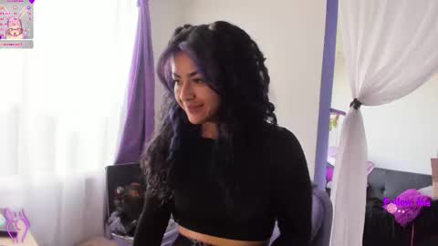     Luna Violeta  A r t i s t  online show from September 14, 2025, 12:59 pm