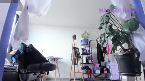     Luna Violeta  A r t i s t  online show from May 26, 2026, 4:58 pm