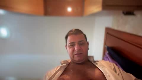 Snapshot of witebull83 chatting on February 9, 2026, 9:46 am Witebull online show from February 9, 2026, 9:46 am