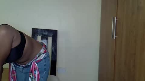 girlie o online show from January 14, 2025, 3:47 pm