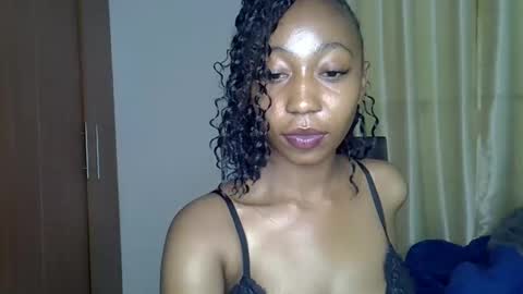 girlie o online show from February 26, 2025, 2:48 am