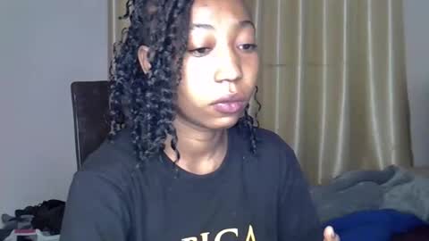 girlie o online show from March 1, 2025, 7:08 am