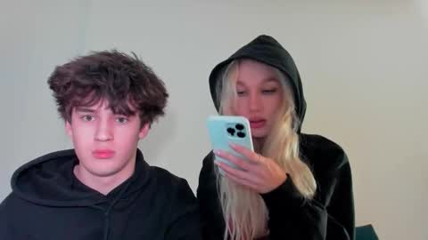 wladilia online show from November 27, 2025, 9:06 pm