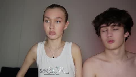 wladilia online show from December 18, 2025, 6:03 pm