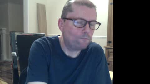 Snapshot of wobble444 chatting on January 24, 2025, 12:52 am wobble444 online show from January 24, 2025, 12:52 am