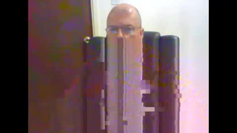 Snapshot of wobble444 chatting on November 17, 2025, 1:50 pm wobble444 online show from November 17, 2025, 1:50 pm