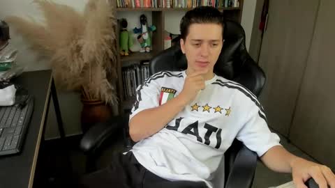 wolker_allan online show from October 30, 2025, 3:24 pm