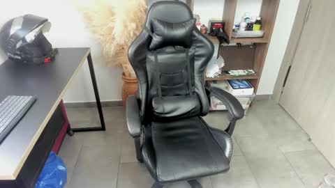 wolker_allan online show from November 21, 2025, 6:17 pm