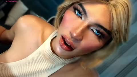 Julia online show from February 9, 2026, 3:54 am