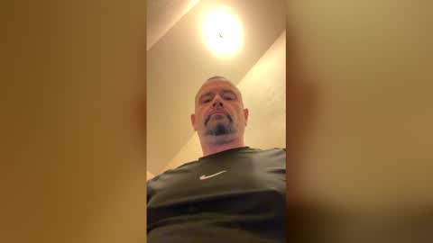 Snapshot of wombraider863 chatting on February 25, 2026, 10:52 pm wombraider863 online show from February 25, 2026, 10:52 pm