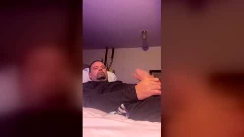 Snapshot of wombraider863 chatting on March 3, 2026, 2:12 pm wombraider863 online show from March 3, 2026, 2:12 pm