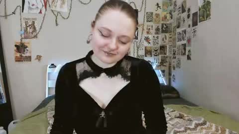 wonderconnie online show from May 28, 2026, 1:30 pm