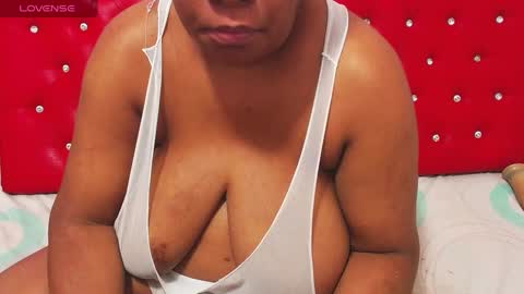 Snapshot of wonderfuldiana chatting on September 13, 2025, 11:48 pm   online show from September 13, 2025, 11:48 pm