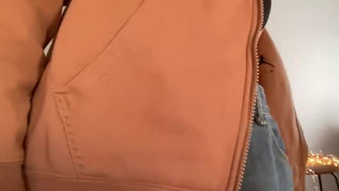 Stia online show from March 9, 2025, 3:16 pm