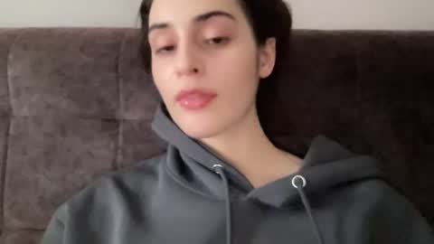 Stia online show from September 26, 2025, 4:49 am