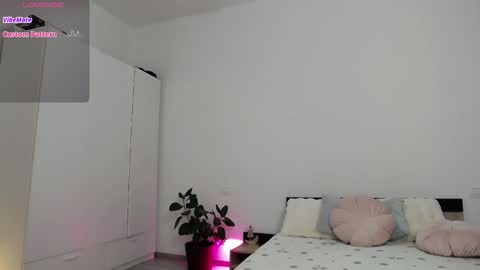 Amalia online show from November 21, 2025, 3:11 pm