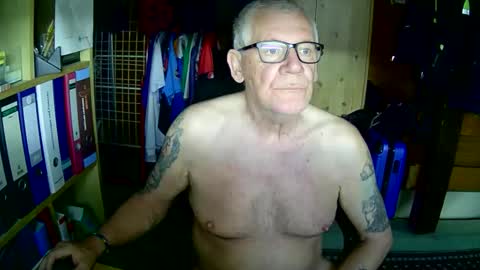 Snapshot of wonneprop10 chatting on May 19, 2026, 11:05 am Always Horny online show from May 19, 2026, 11:05 am