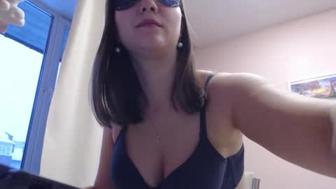 Snapshot of woodland_peony chatting on December 22, 2025, 3:03 am Woodland Peony online show from December 22, 2025, 3:03 am