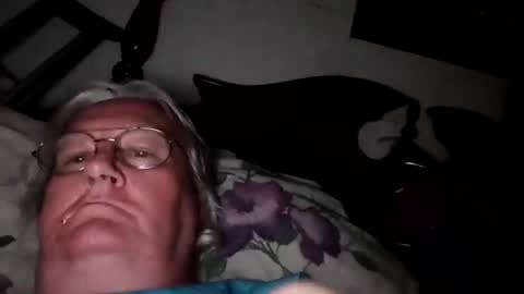 woodpecker115 online show from November 22, 2025, 10:03 am