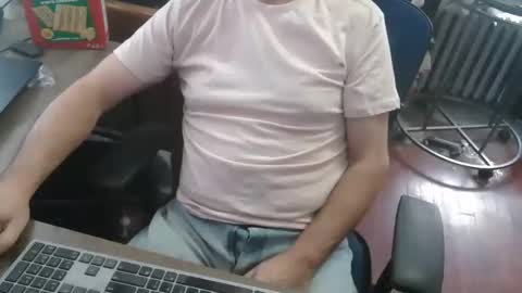 woodworker6473 online show from March 17, 2026, 2:31 pm