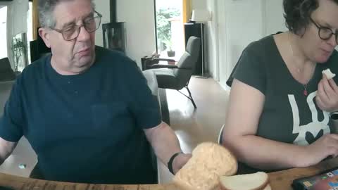 woodwurm and Snoeske online show from February 24, 2025, 12:05 pm